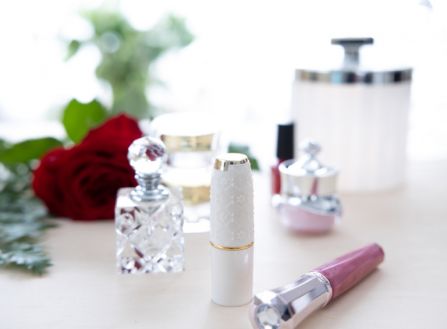 【派遣】化粧品メーカーで容器加工の機械オペレーター