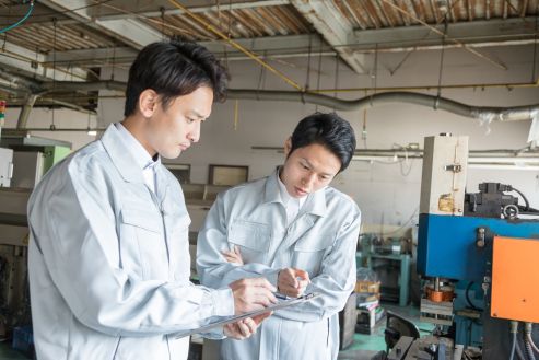 【紹介】工場でフライヤーをつくる機械の補助