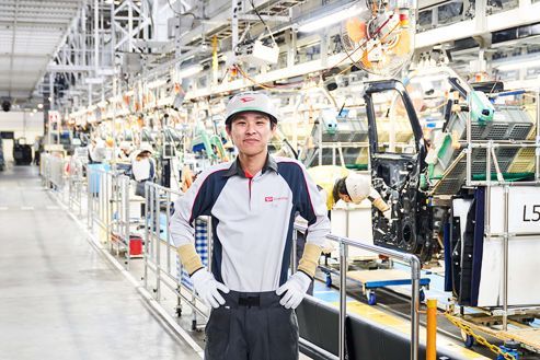 【紹介】工場で自動車部品の取り付け・検査